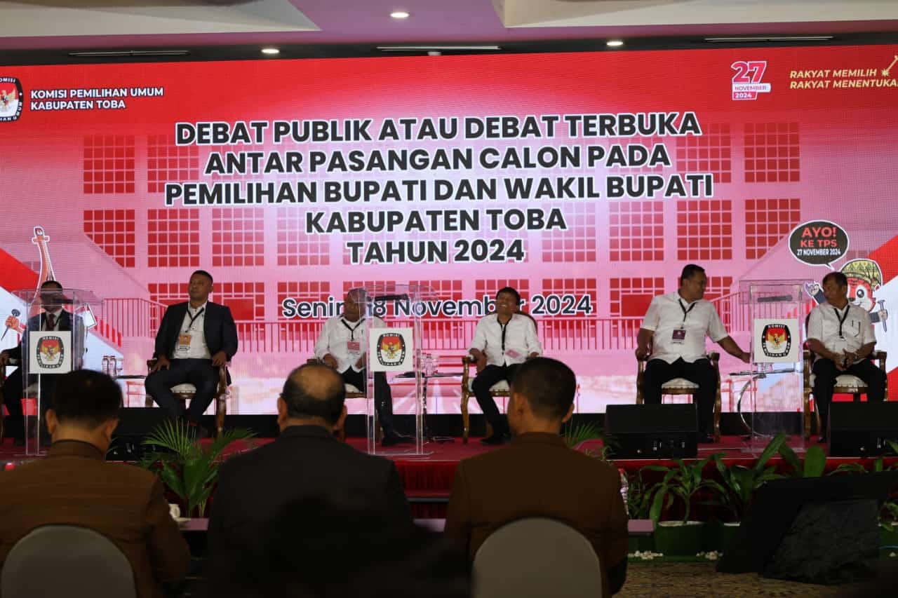 Debat Publik Pilbub Toba Berjalan Lancar, Pjs Bupati Toba Apresiasi KPUD dan Ketiga Paslon