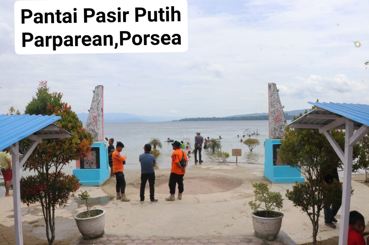 Hari Raya Idul Fitri, Pantai Pasir Putih Parparean Mulai Ramai Dikunjungi Wisatawan