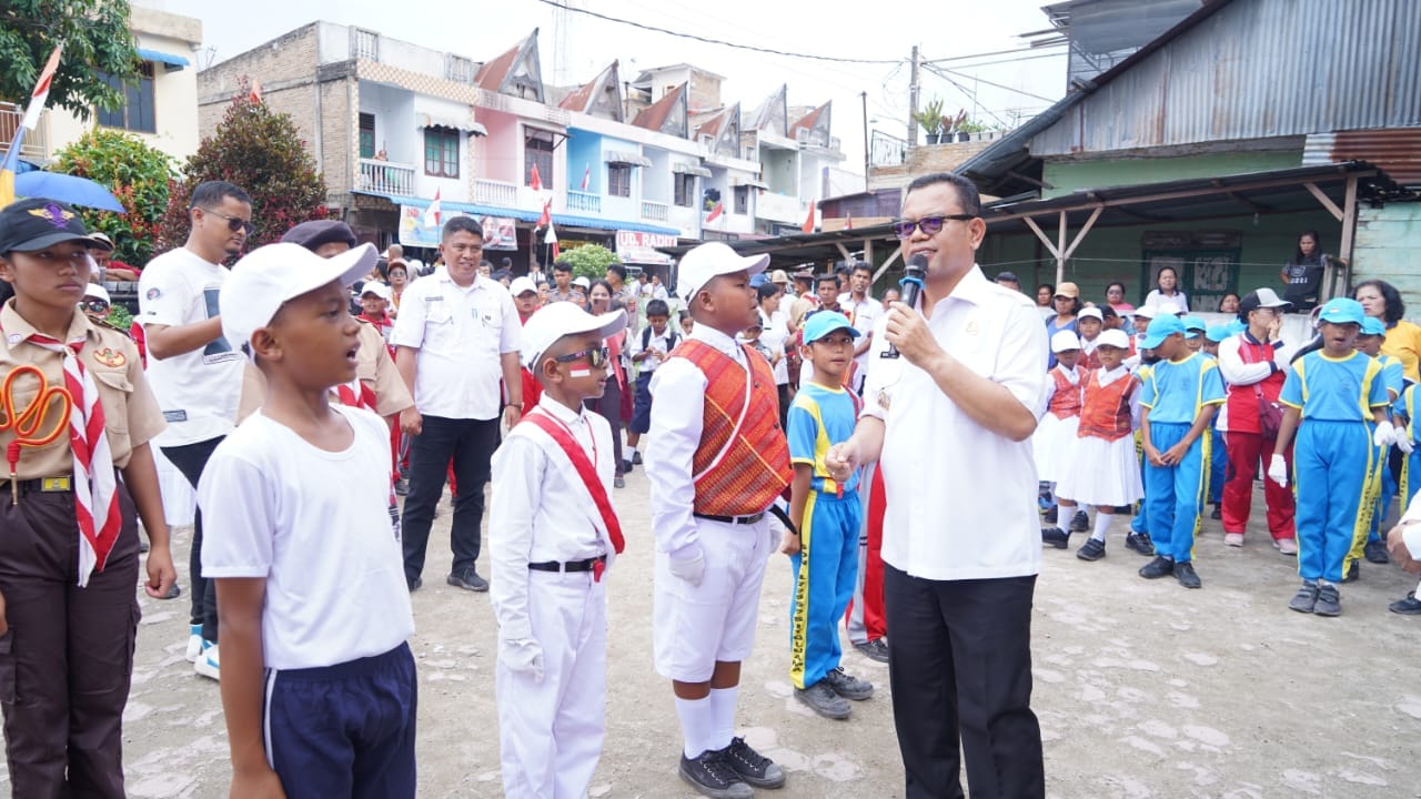 Meriahkan HUT ke-79 RI,Laguboti Gelar Lomba Gerak Jalan Kreasi 