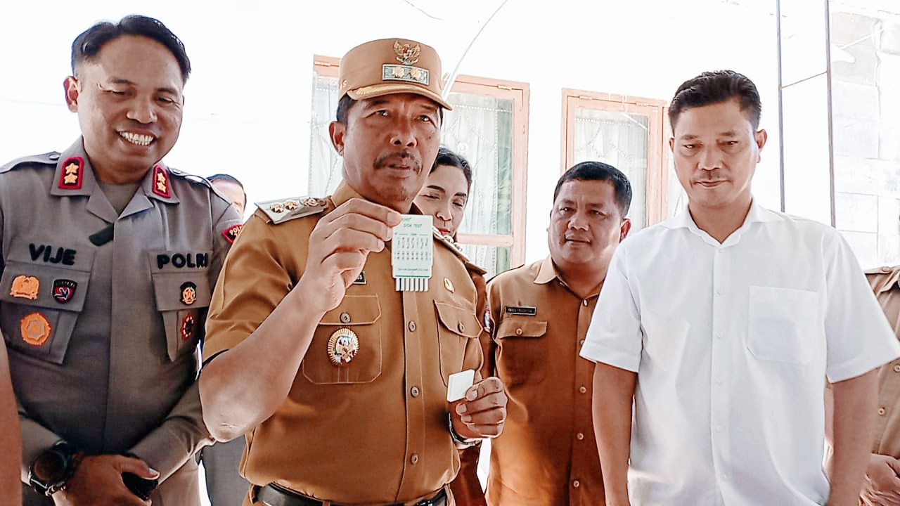 Wabup Toba dan Kapolres  Tes Urin, Tunjukkan Komitmen Perangi Narkoba