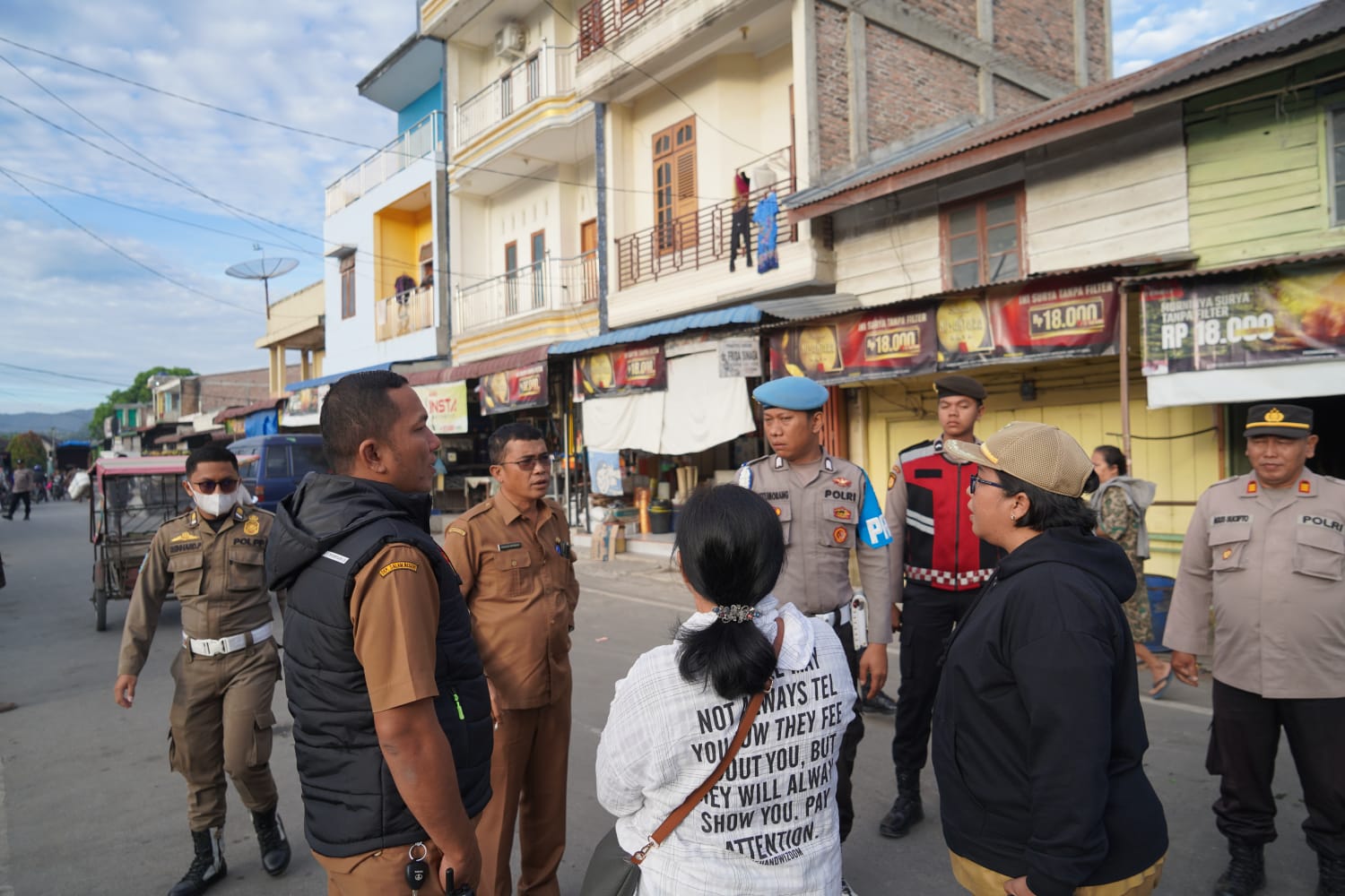 Penataan Kota Laguboti Terus Dilakukan, Petugas Berjaga Sejak Subuh
