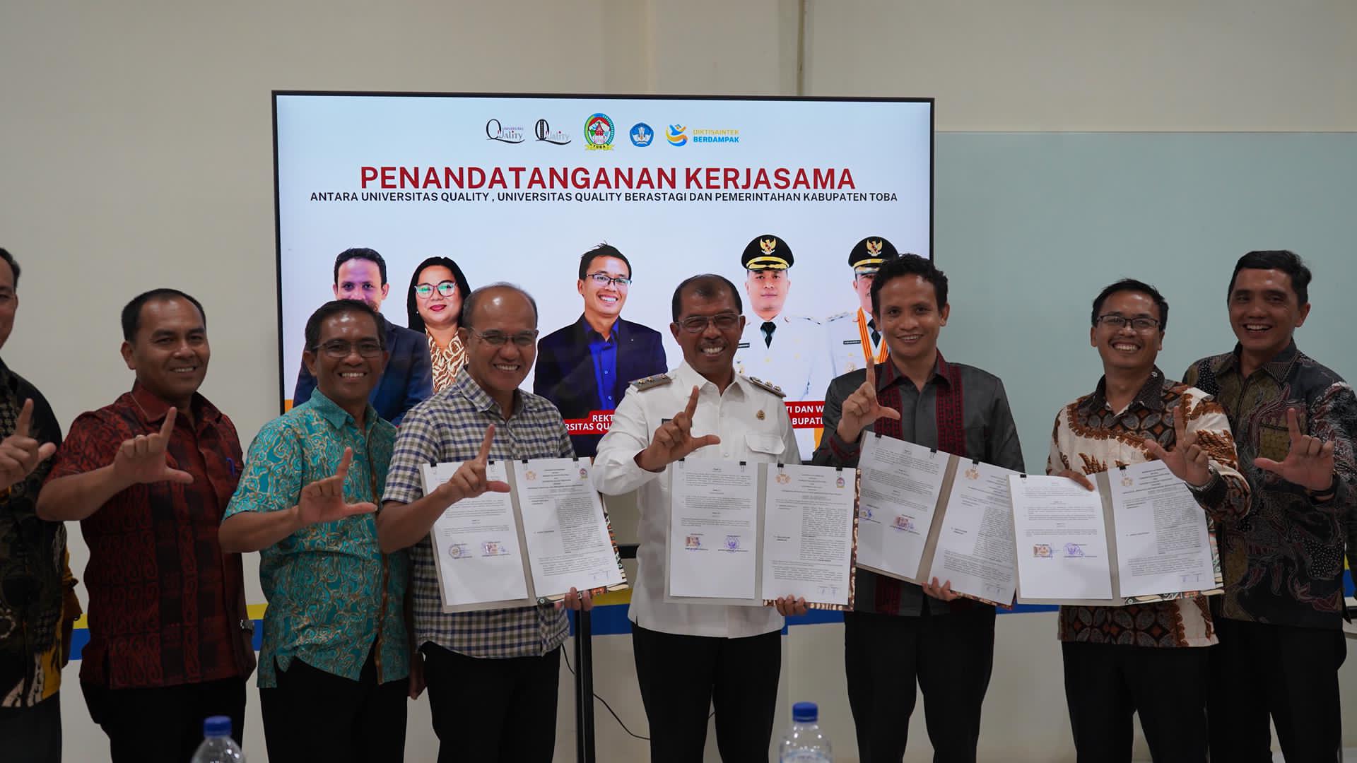 Pemkab Toba - Universitas Quality  Teken MoU  Tingkatkan Kualitas SDM