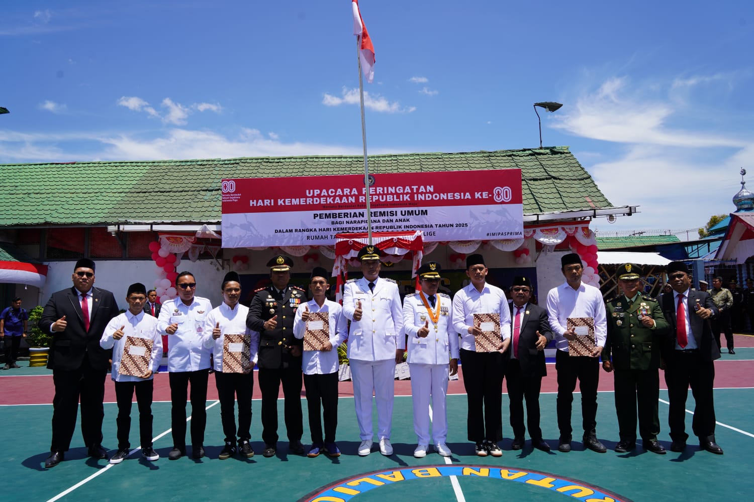 Bupati Toba Pimpin Pemberian Remisi Kepada Warga Binaan Rutan Klas 2 Balige