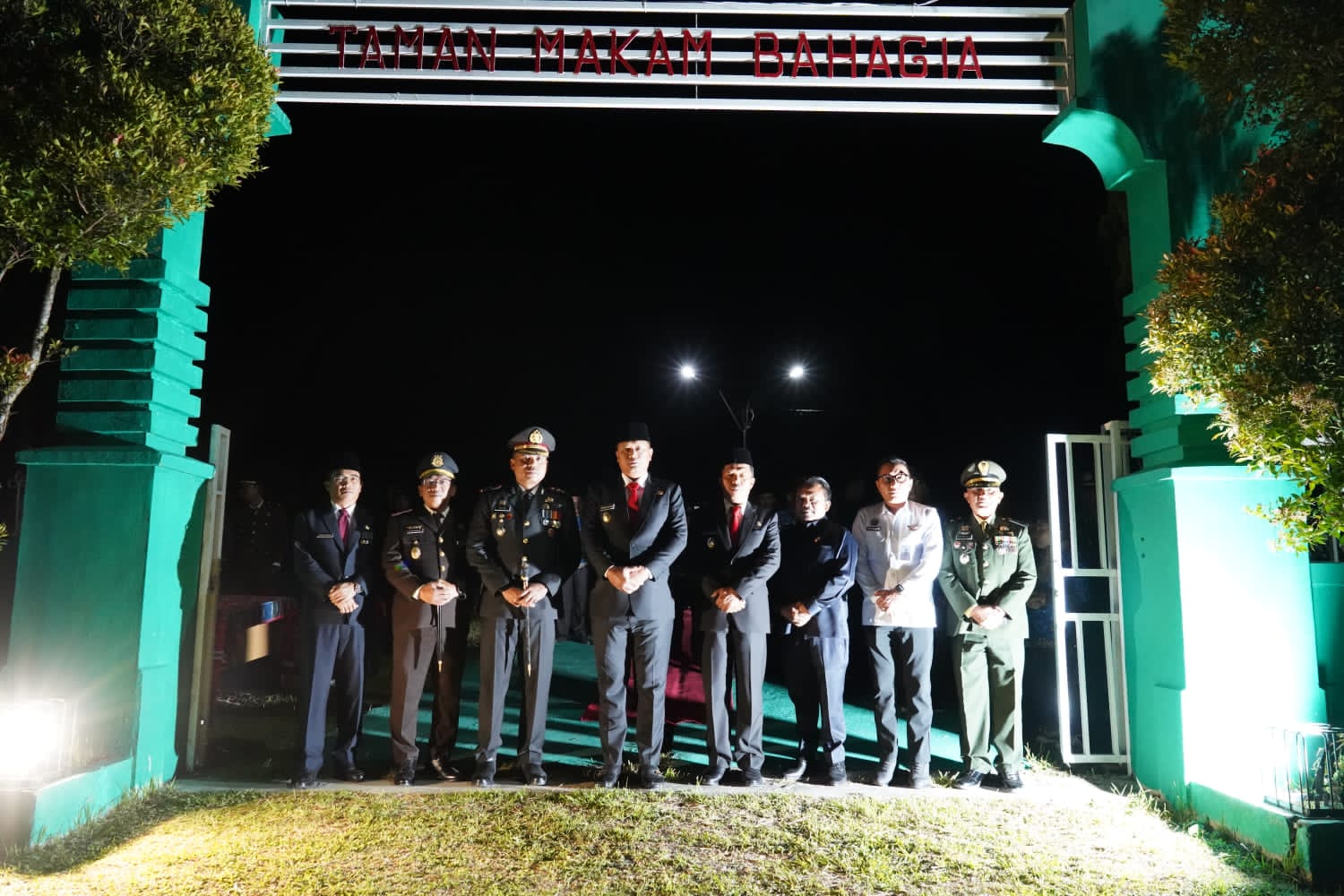 Penghormatan Kepada Arwah Pahlawan Melalui Apel Kehormatan dan Renungan Suci