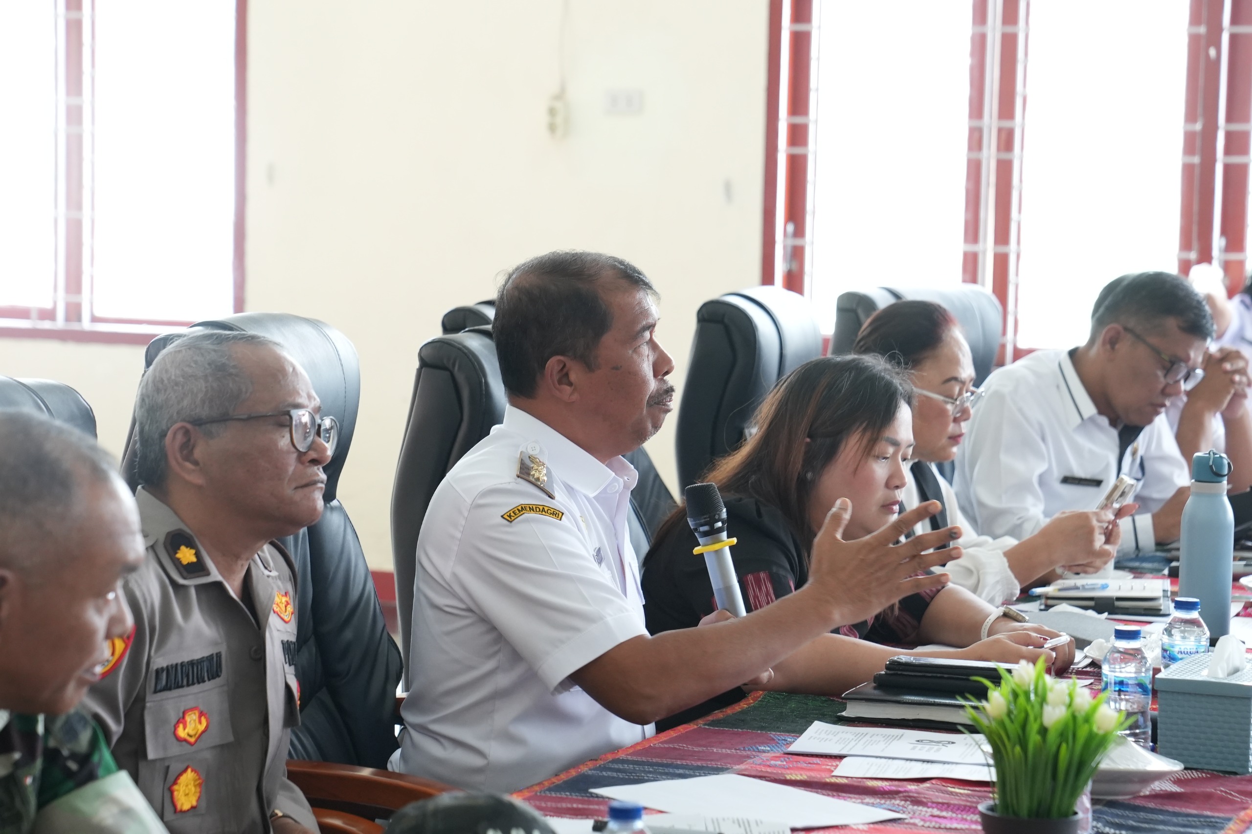 Pimpin Rapat Finalisasi HUT ke-81 RI, Wabup Toba Tekankan Keseragaman 