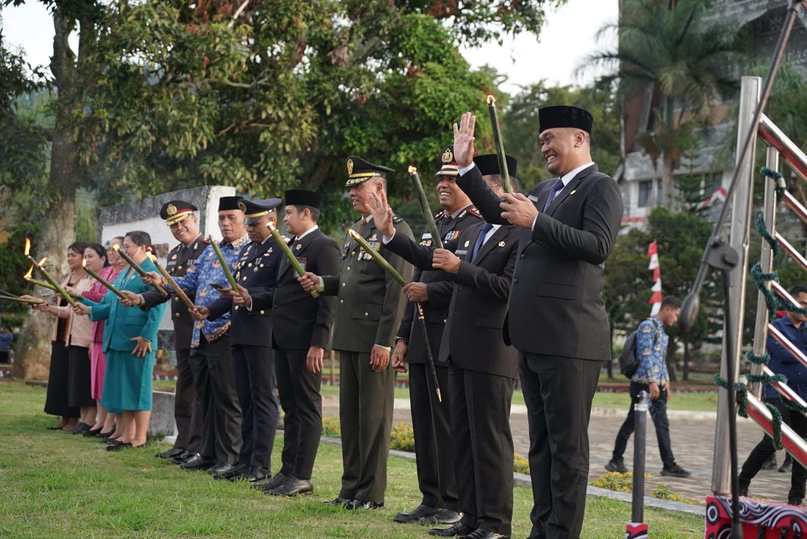 Taptu HUT ke-81 RI , Balige Terangi Malam Kemerdekaan