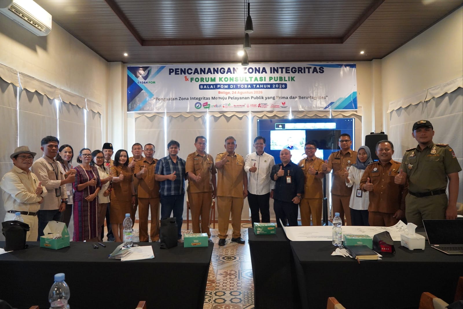 Sekda Toba Hadiri Pencanangan Zona Integritas dan Forum Konsultasi Publik Balai POM