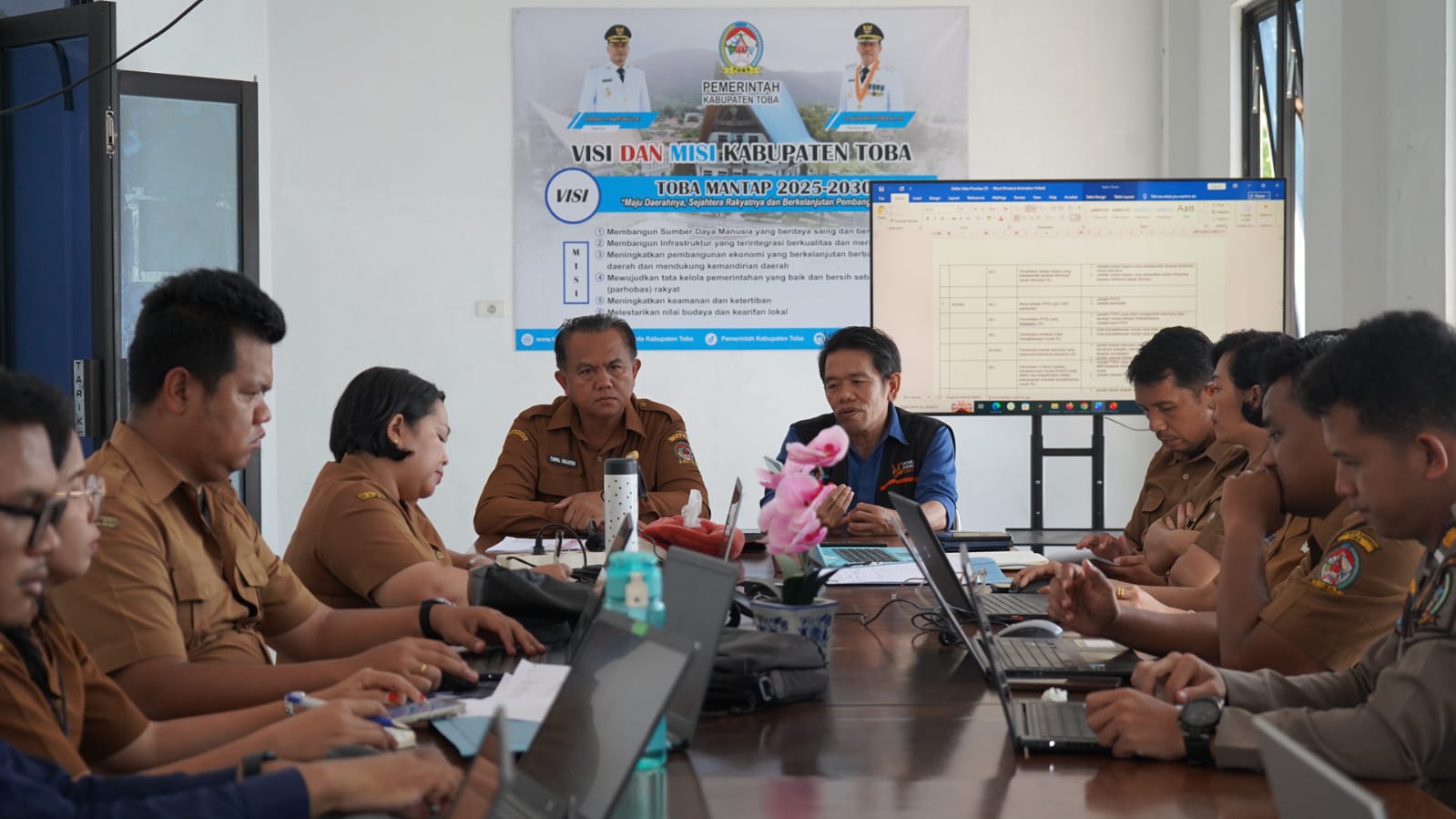 Diskominfo dan BPS Toba Perkuat Satu Data Indonesia melalui Mentoring Data Prioritas