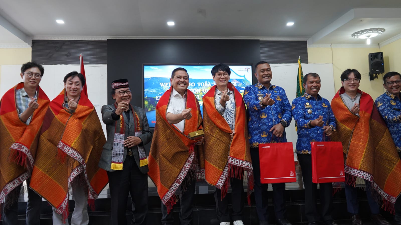 Pemkab Toba Bahas Kerja Sama Pengelolaan Sampah dengan Korea Selatan