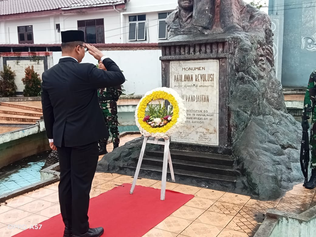 Hari Kesaktian Pancasila, Ketua Sementara DPRD Toba,Candrow Manurung Bacakan Naskah Ikrar