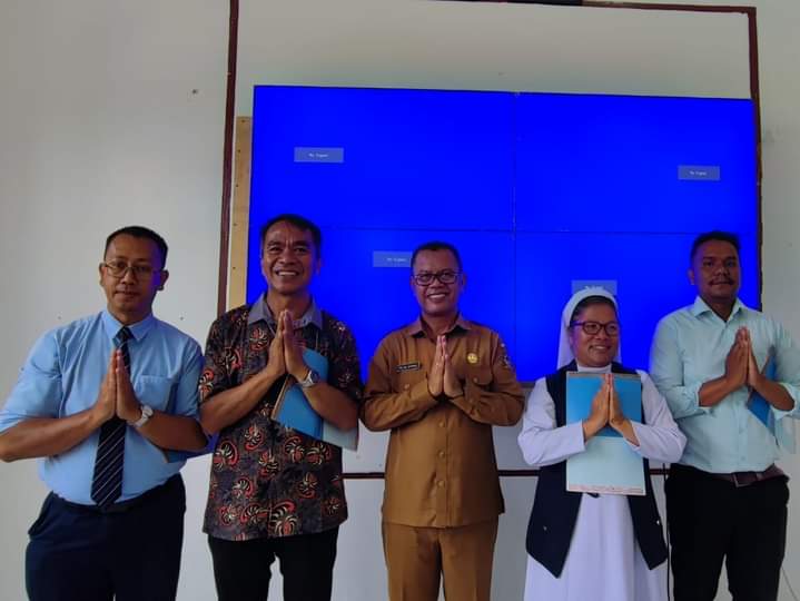 Bupati Toba, Poltak Sitorus mengapresiasi dan mengucapkan terima kasih kepada siswa dan pihak SMP se-Kabupaten Toba