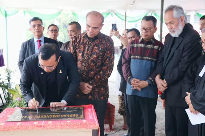 Bupati Toba Hadiri Peresmian Gedung Diagnostic Center dan Syukuran Gedung Rusunawa RSU HKBP Balige