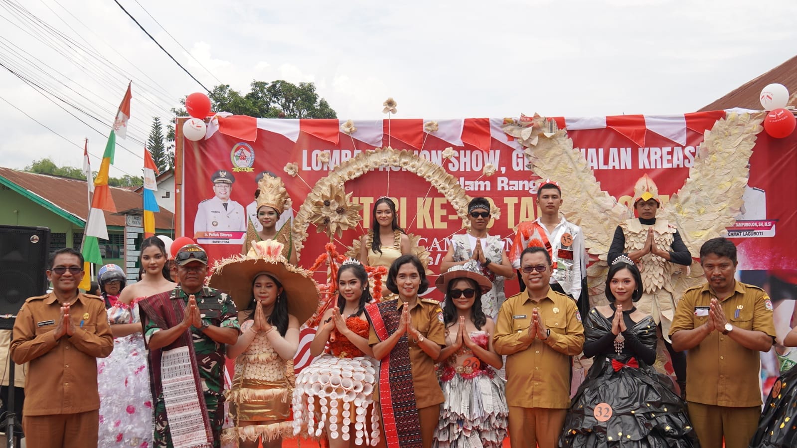 Fashion Show Meriahkan 17 Agustus Model Pertontonkan Kostum dari Olahan Sampah