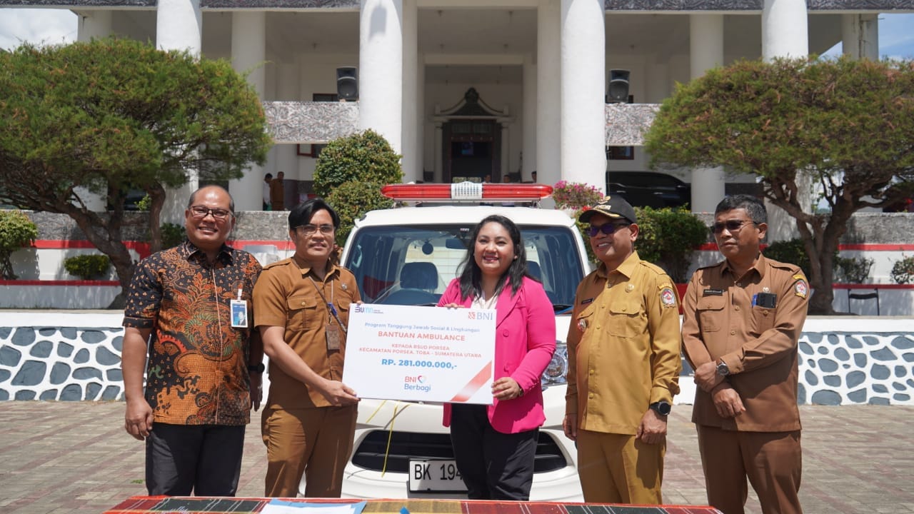 BNI Sumbang Ambulans , Bupati Toba Pesankan RSUD Porsea Tingkatkan Pelayanan 