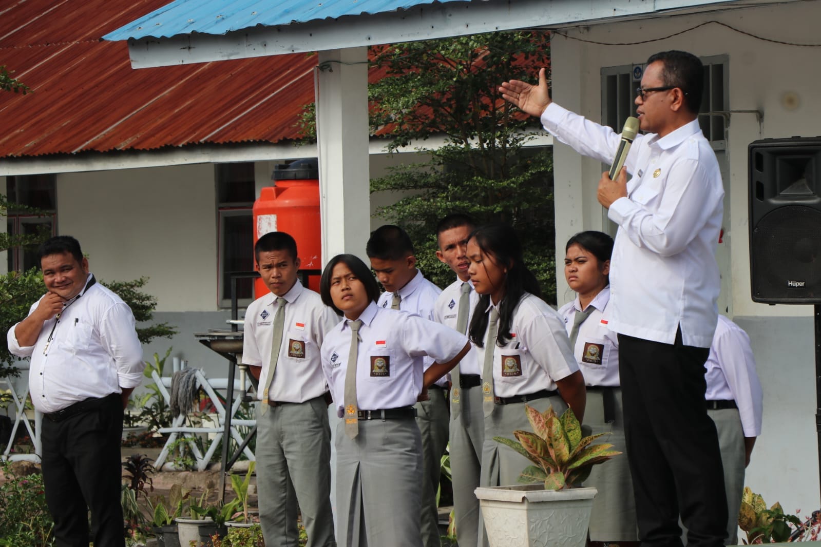 Bupati Toba Memotivasi Pelajar Agar Sukses,  Jangan Pantang Menyerah