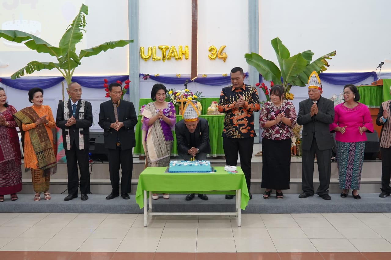Pesta Syukuran dan HUT ke-34 GMI Manna Balige, Bupati Ajak Gereja Edukasi Masyarakat