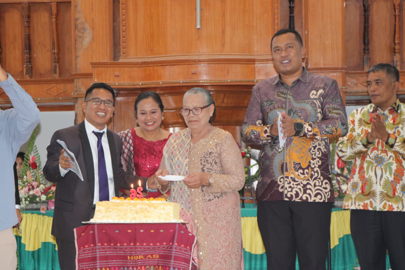 Bupati Toba Minta Gereja Dukung Pemerintah Wujudkan Toba Mantap 2029