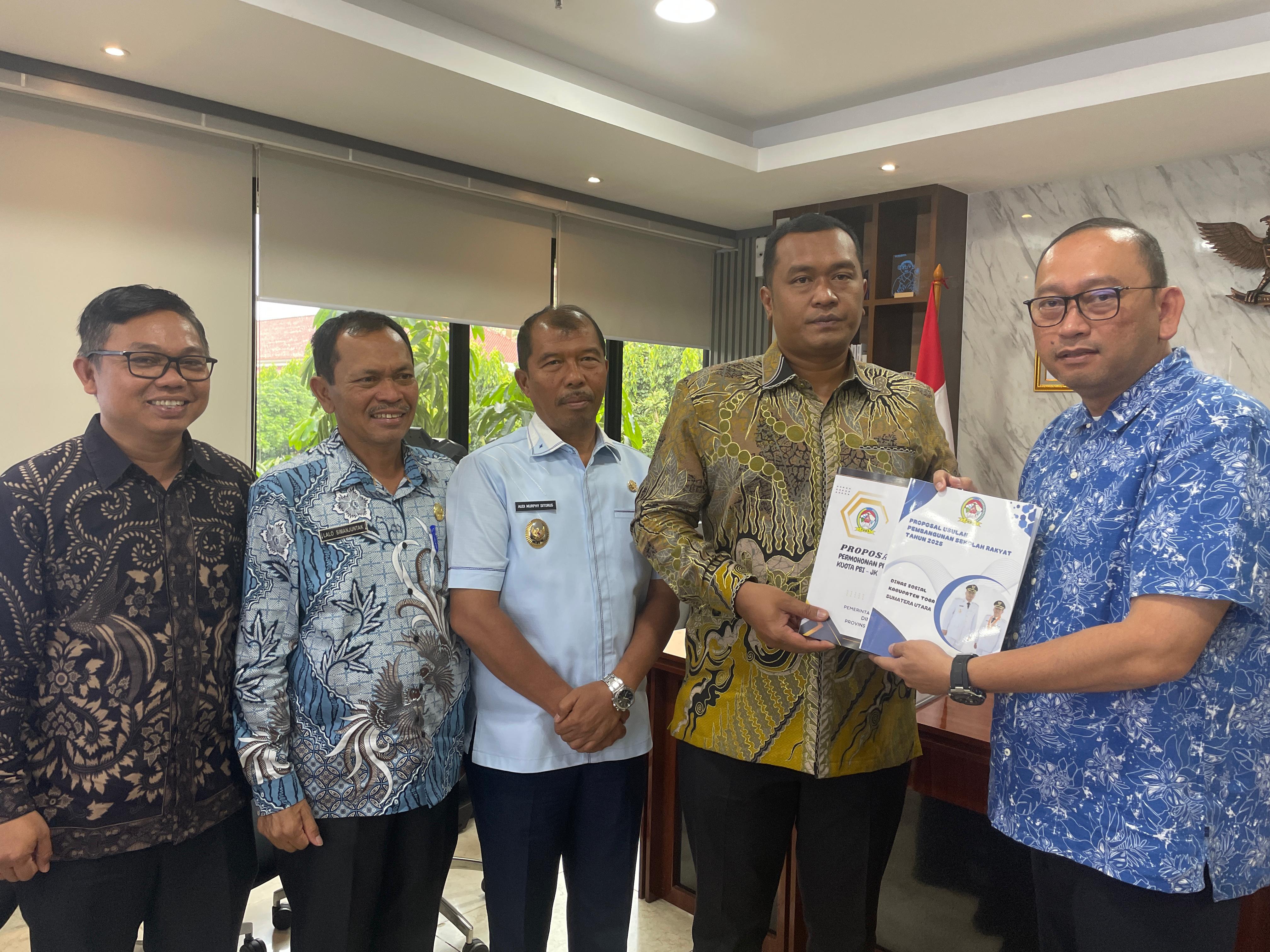 Sekjen Kemensos Apresiasi Keseriusan Bupati Toba Dirikan Sekolah Rakyat